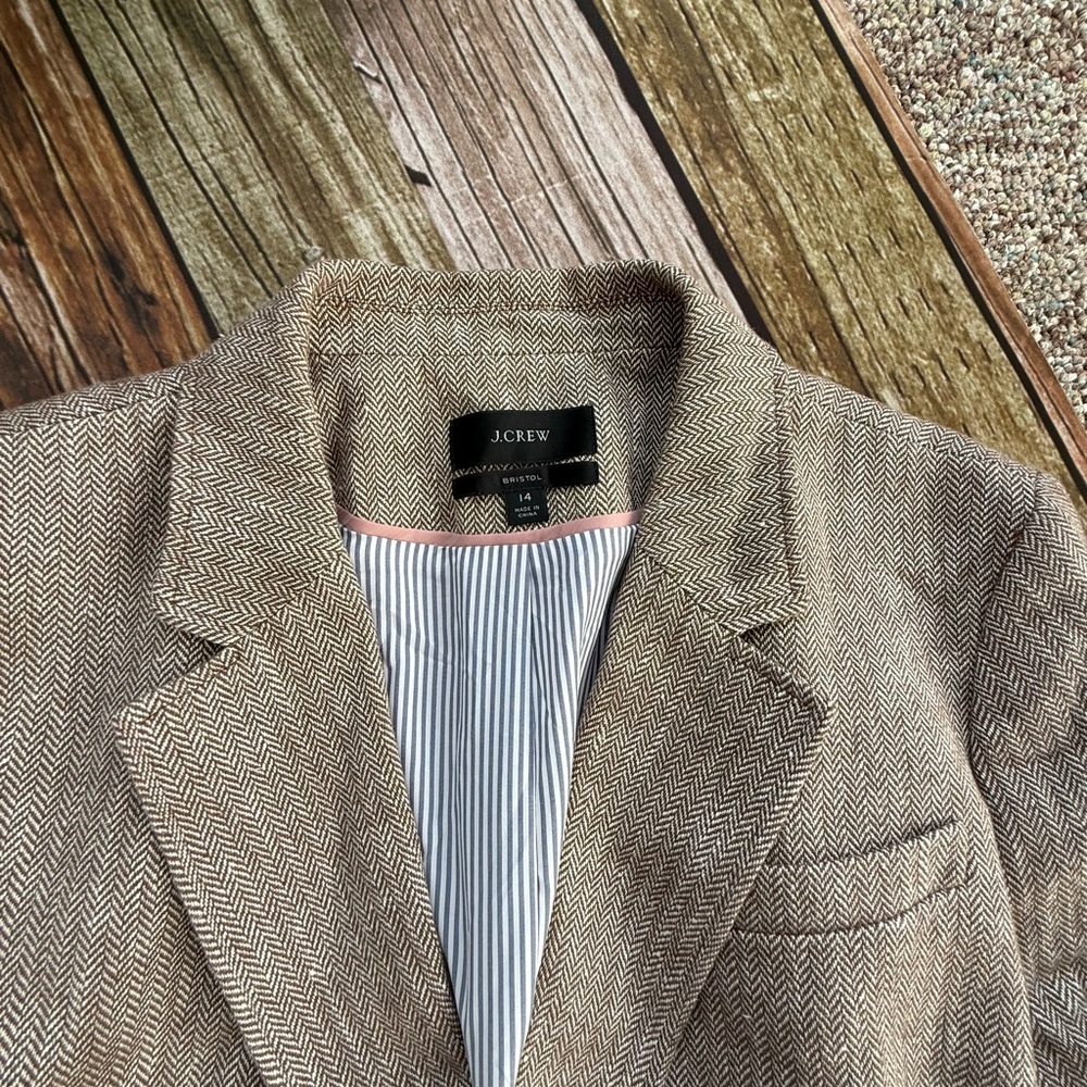 J. Crew Bristol Double-Breasted Blazer in Italian Cotton-Linen Herringbone - Picture 3 of 7